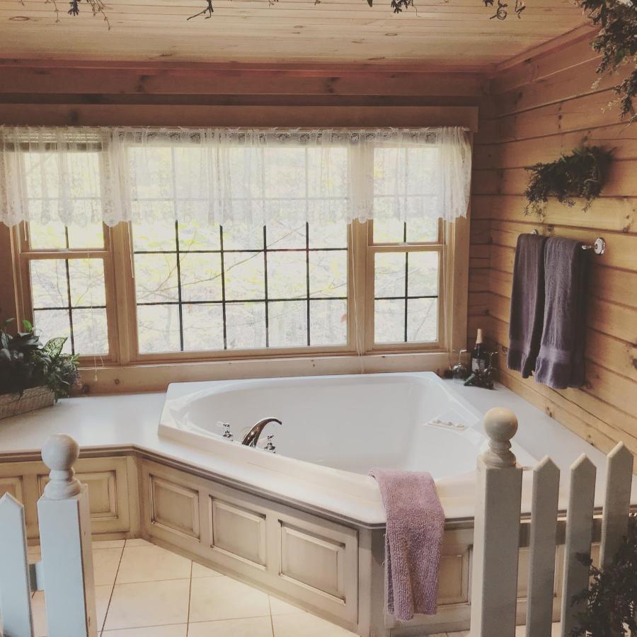 Wild Rose Cabin By Amish Country Lodging Millersburg Kültér fotó